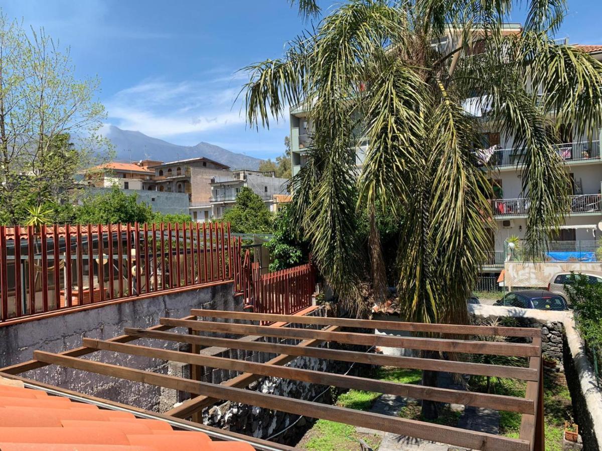 Вилла Casa Dell'Etna Санта-Венерина Экстерьер фото